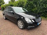 Mercedes-Benz Mercedes E220 CDI Blue Efficiency - Mercedes-Benz E 220 aus 2012 mit Diesel-Antrieb: Limousine