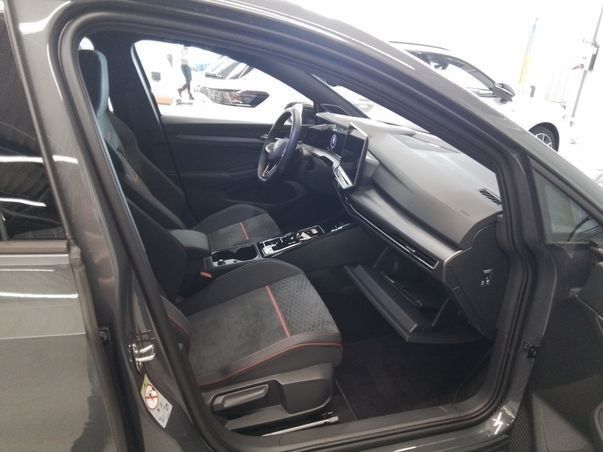 Volkswagen Golf VIII GTI Clubsport 2.0 TSI DSG Klima Navi foto 4
