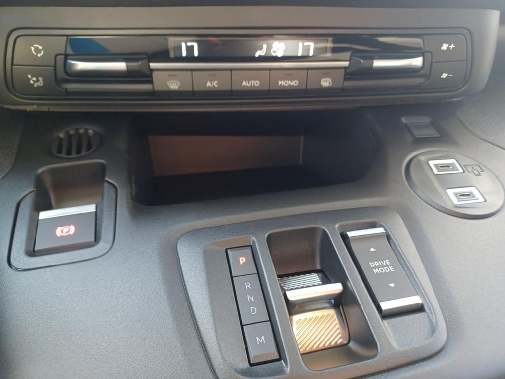 Citroën Berlingo Kasten 1.5 XTR M NAVI W-LAN FACEL. LED
