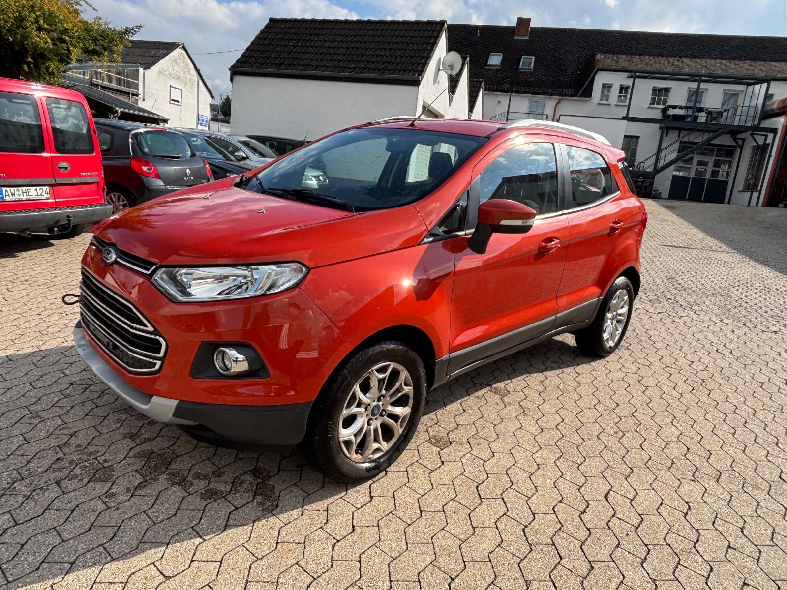 Ford EcoSport 2015 — rear view