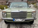 Mercedes-Benz W114 230/8, 6 Zylinder - Mercedes-Benz 230 mit Benzin-Antrieb: Limousine