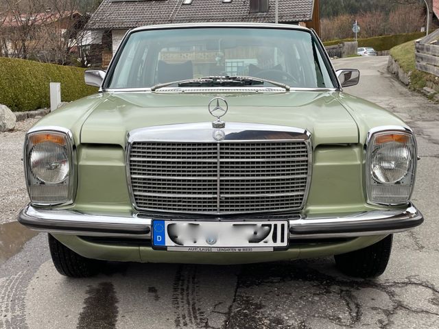 Mercedes-Benz W114 230/8