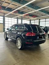 Volkswagen Touareg 4.2 V8 TDI 360 Kamera Top Zustand - VW Touareg Gebrauchtwagen in Frankfurt