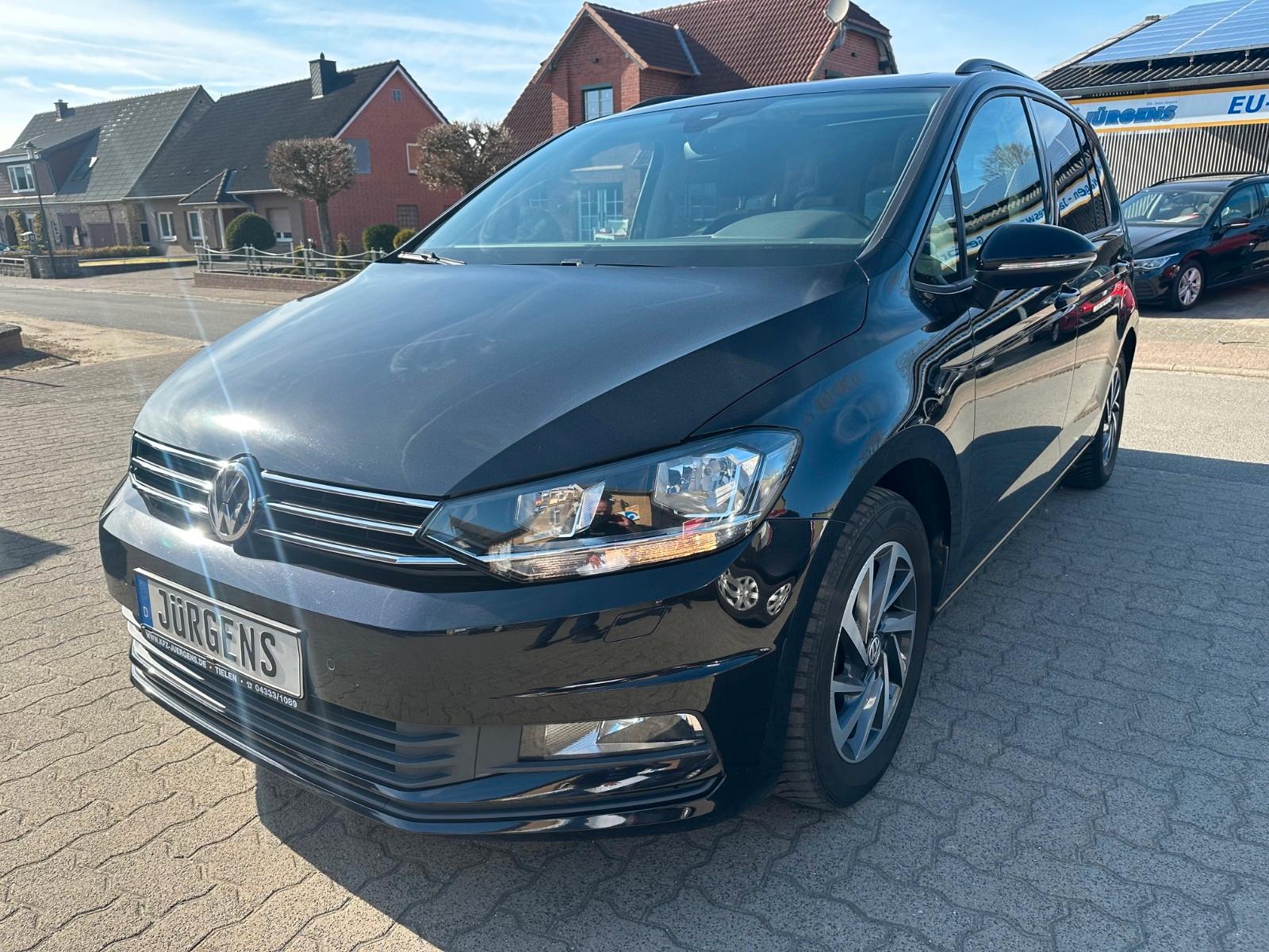 Volkswagen Touran Comfortline AHK NAVI PANO StHzg