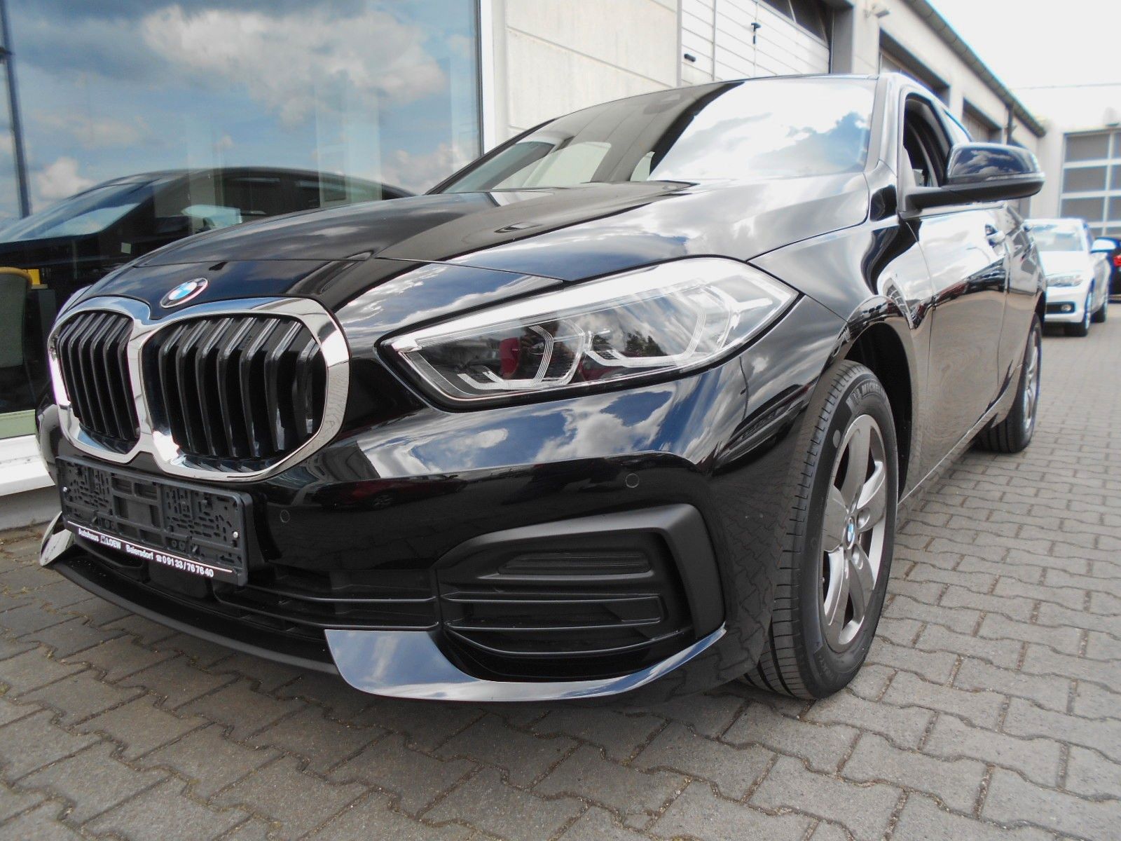 BMW 118iA 29`KM -NAVI-LED-HIFI-SITZHEIZUNG-CARPLAY-