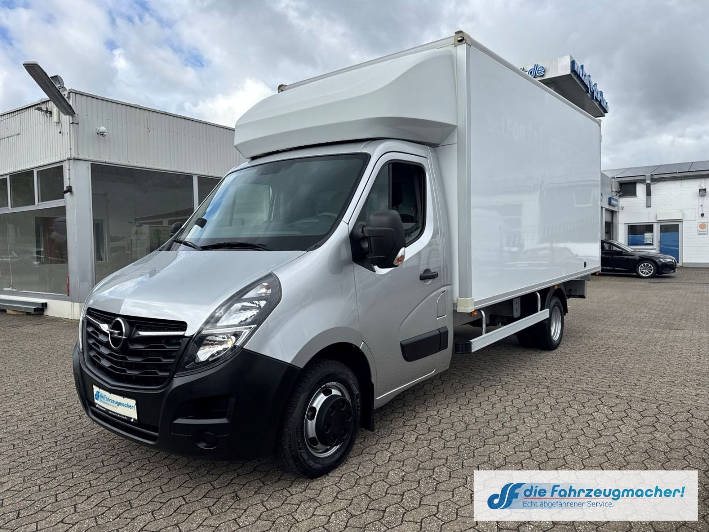 Fahrzeugabbildung Opel Movano Koffer L4H1 3,5t ZwillingsBe. Navi Temp R
