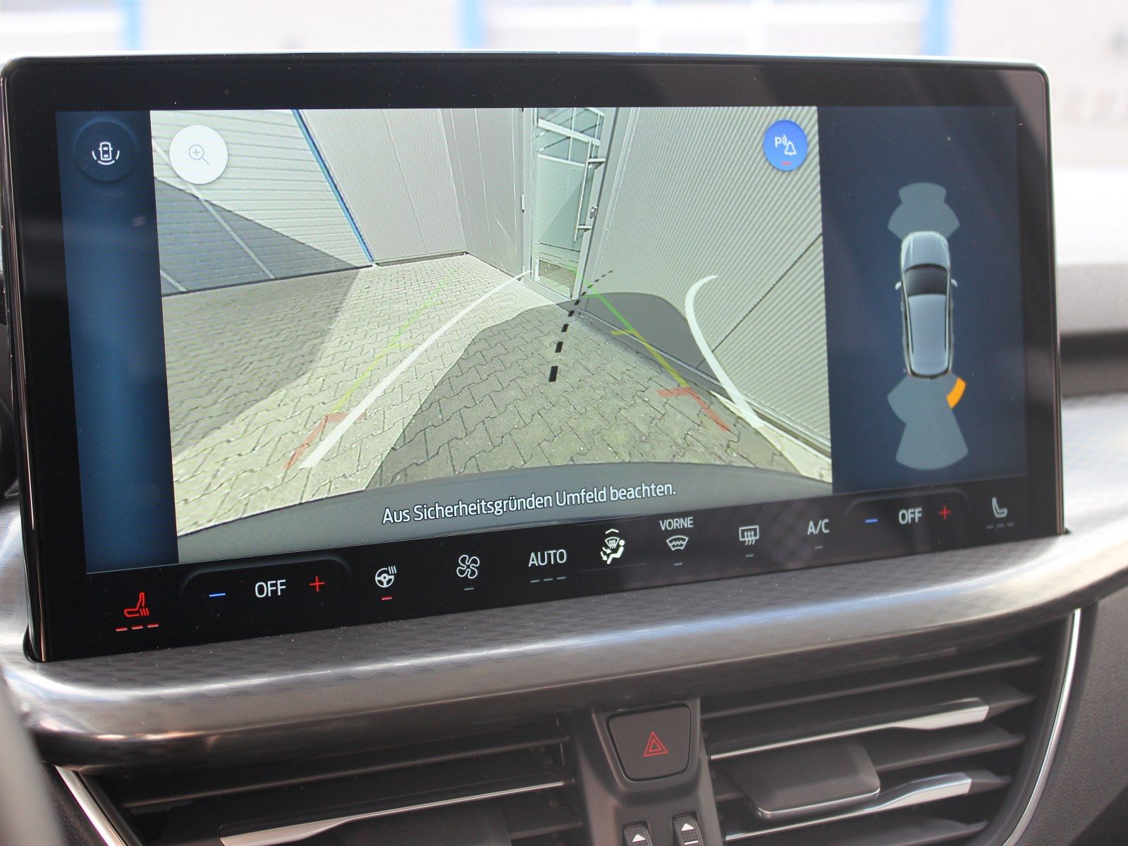 Fahrzeugabbildung Ford Kuga Hybrid Titanium