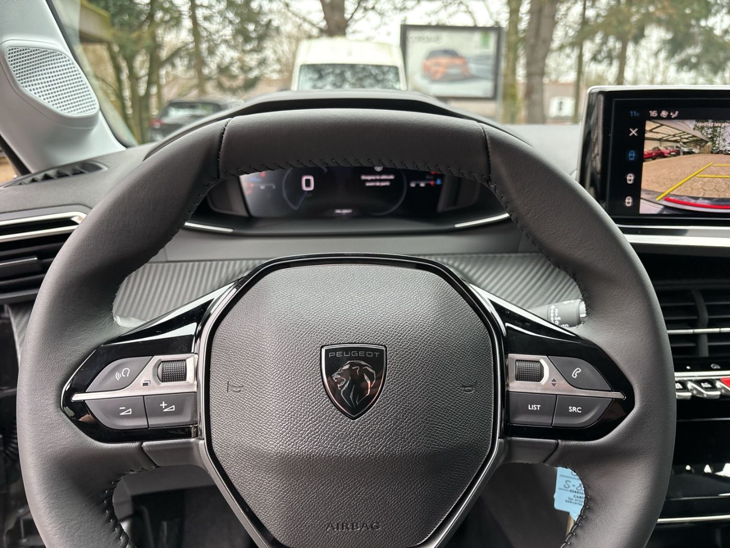 Peugeot 208 - Bild 12