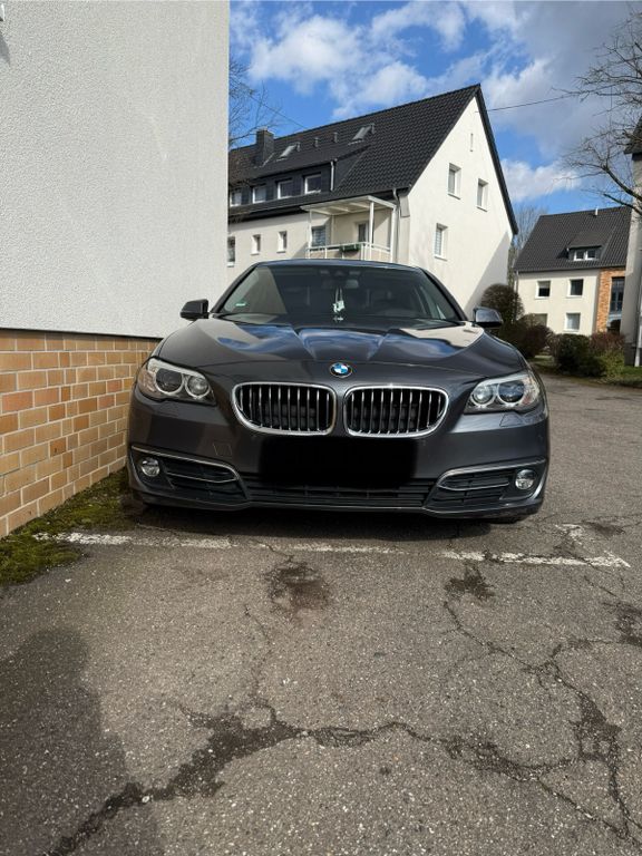 Image of BMW 530