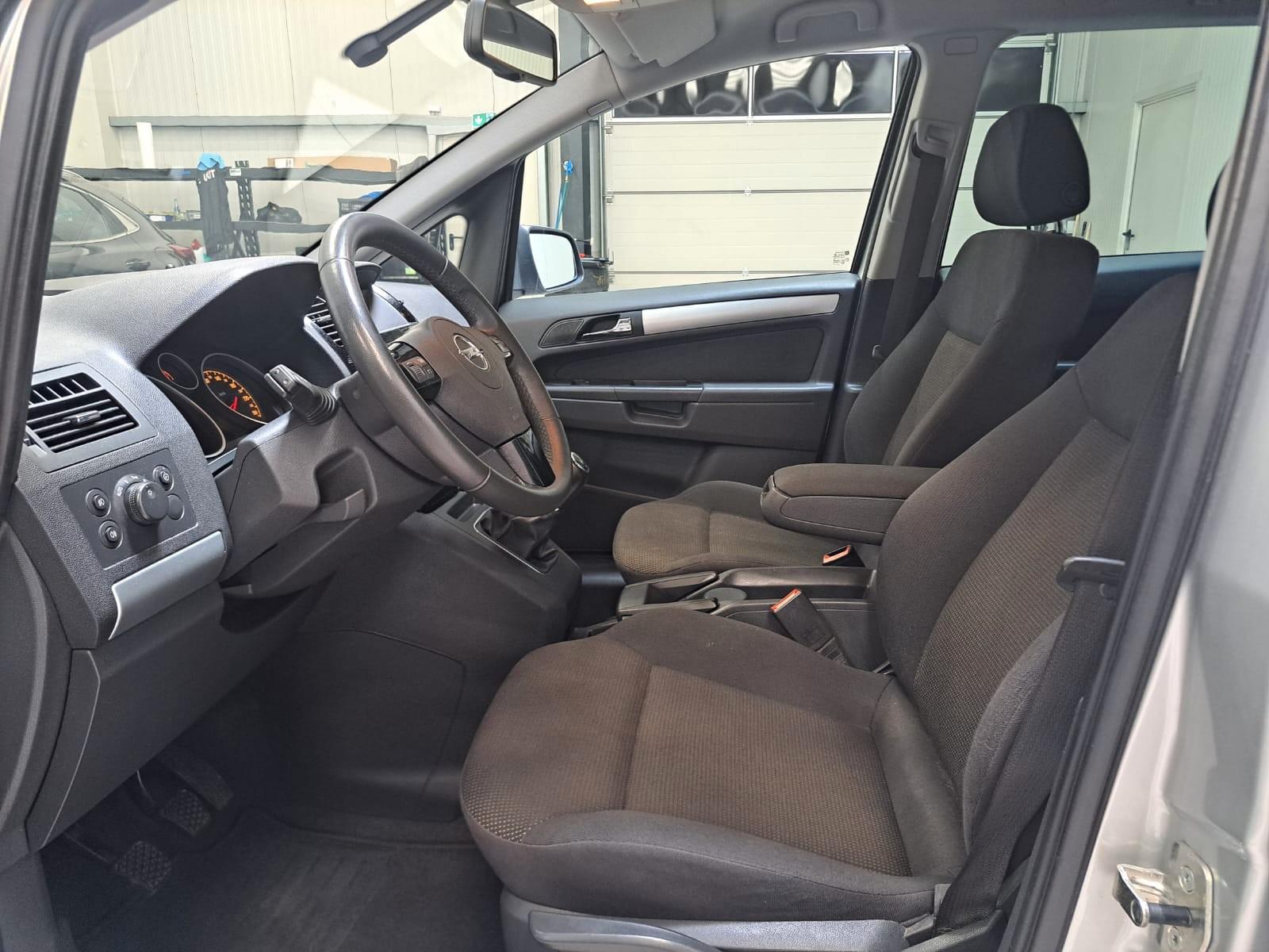 Opel Zafira B 1.8 / 7SITZER  / XENON AHK / SHZ