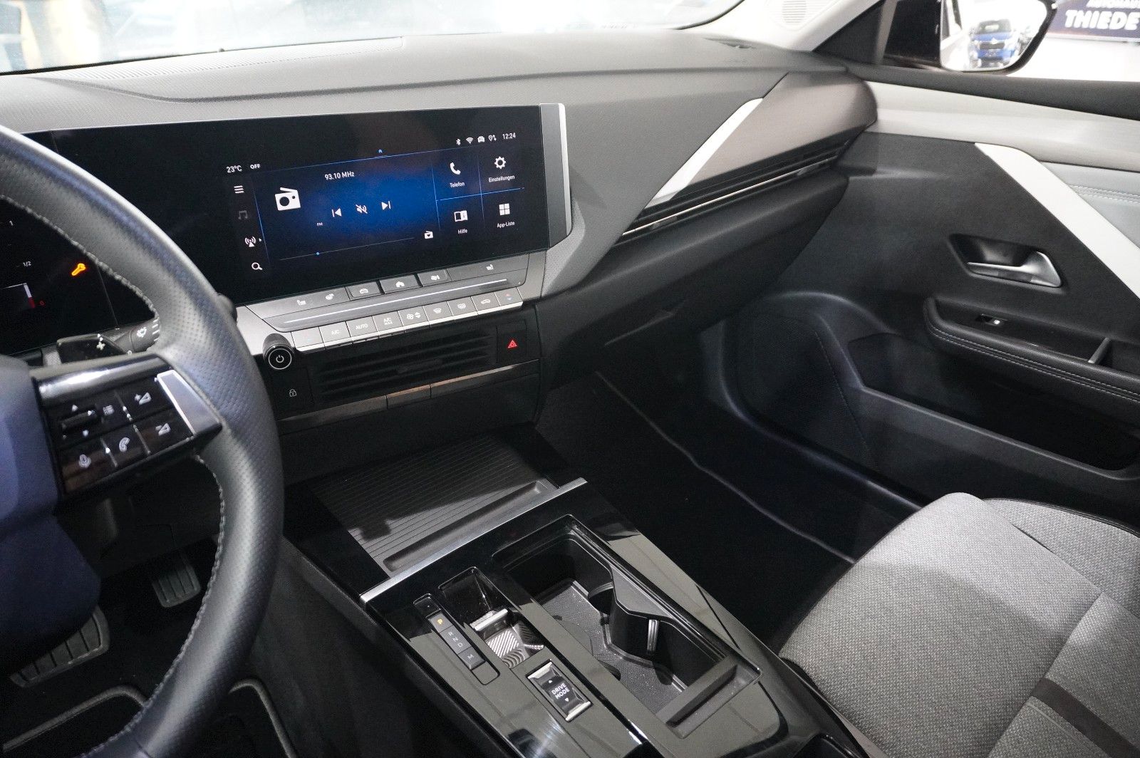 Fahrzeugabbildung Opel Astra L Lim. 1.2T ELEGANCE NAVI/LED/KAMERA/SPORT
