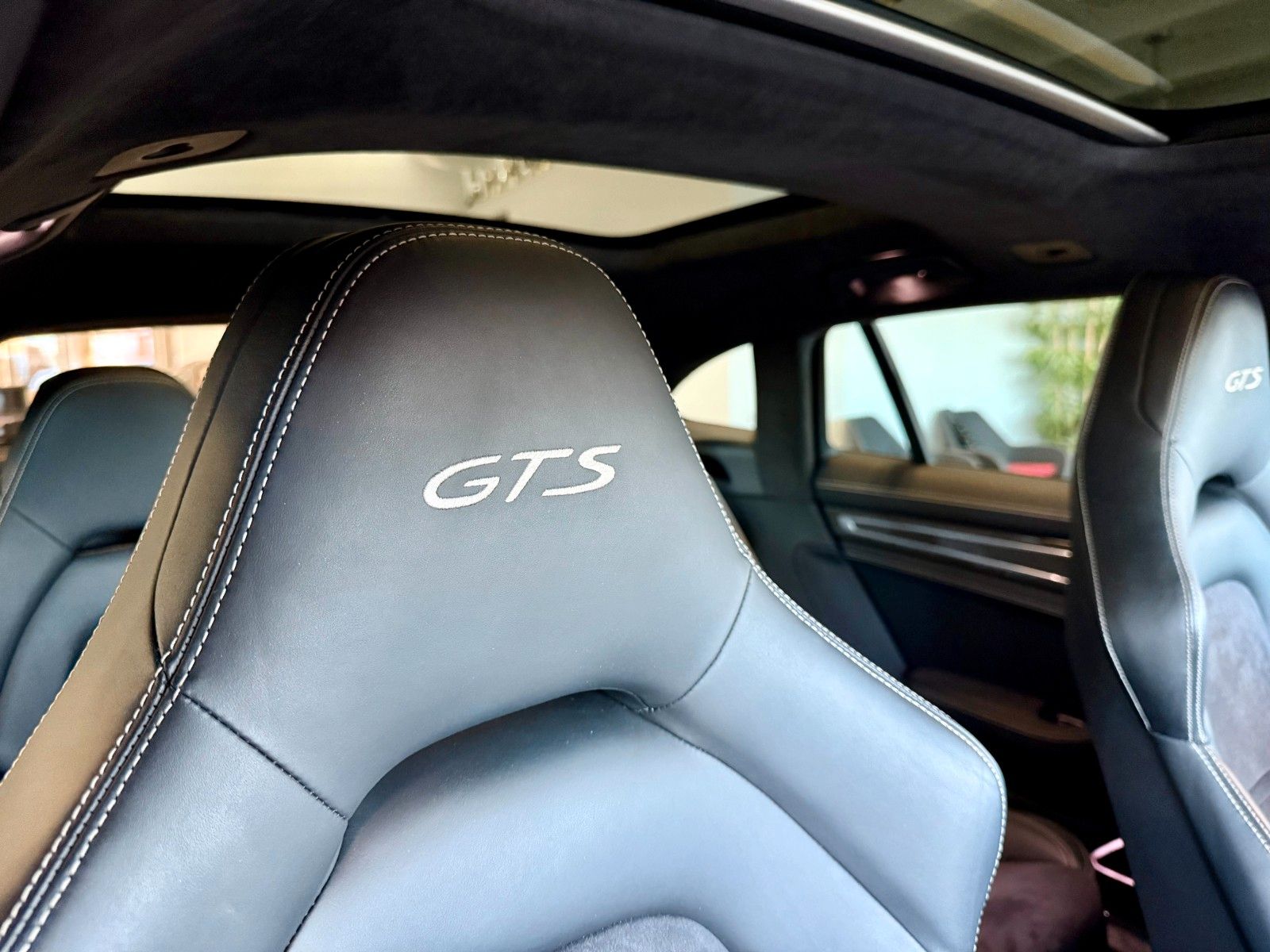 Fahrzeugabbildung Porsche Panamera GTS Sport Turismo Panorama/ACC/HeadUp