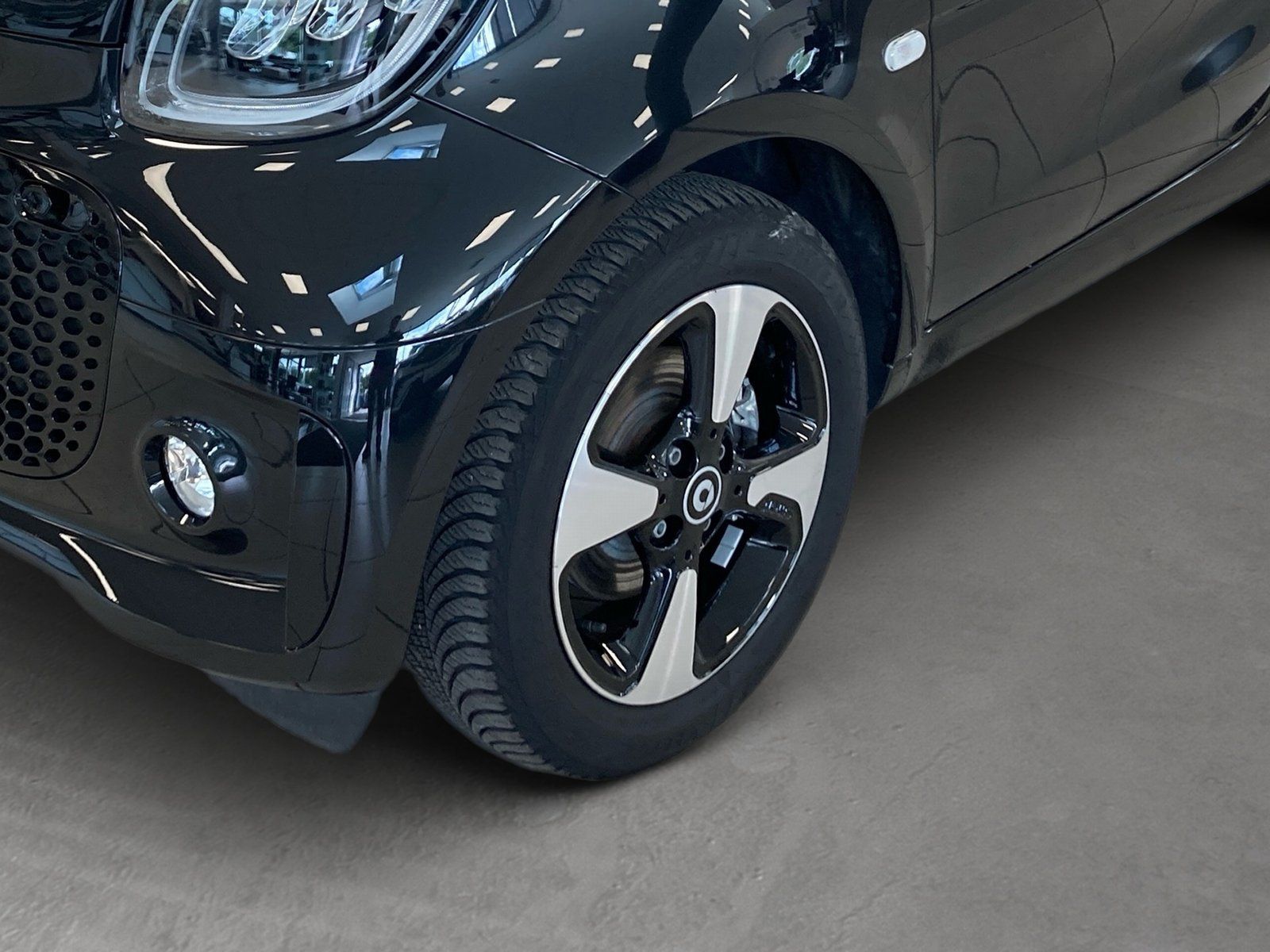 Fahrzeugabbildung Smart smart EQ fortwo Exclusive*Pano*LED*Kamera*22kW*
