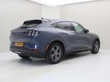 Ford Mustang Mach-E 98kWh Extended Range 294pk RWD 94 - Ford Mustang Mach-E mit Schiebedach