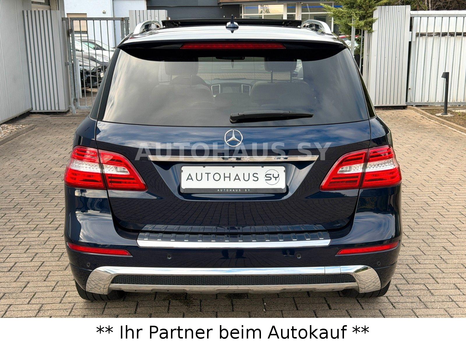 Mercedes-Benz ML500 4Matic AMG*VOLL*HEADUP-360°-PANO-LEDER-MEM