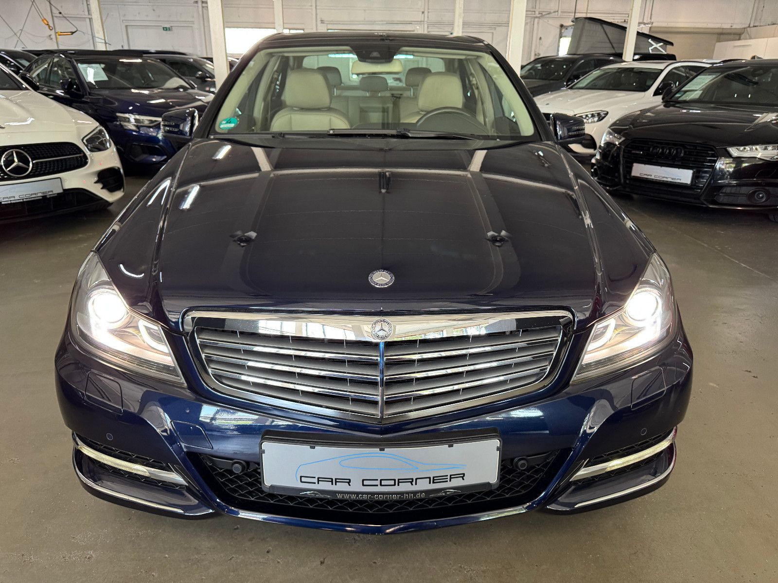 Fahrzeugabbildung Mercedes-Benz C 250 CGI BE 7GT ELEGANCE COMAND ILS KAMERA 1.VB