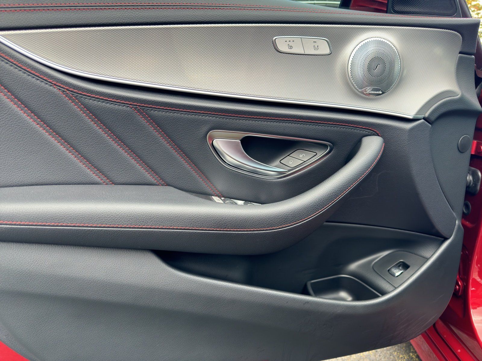 Fahrzeugabbildung Mercedes-Benz E43AMG T Widescrn MLED Comand Burme Kamera Busi+