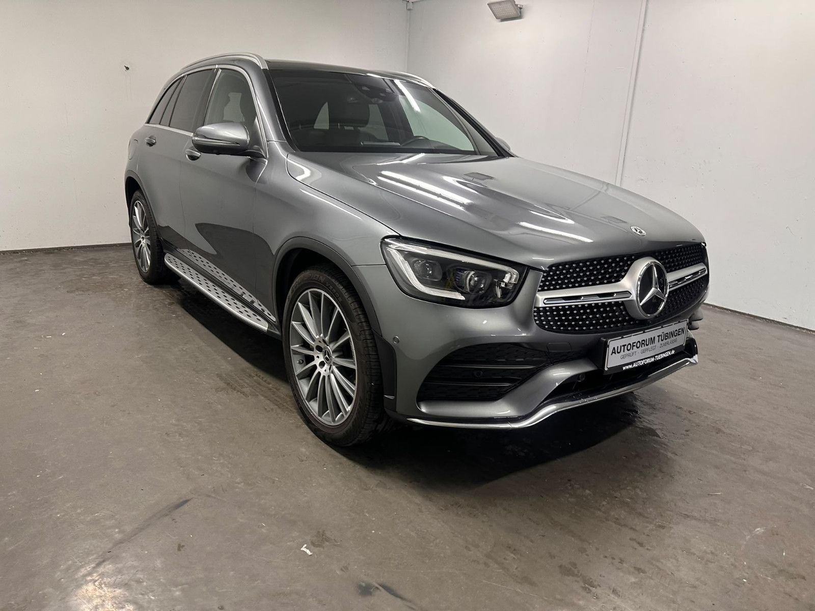 Fahrzeugabbildung Mercedes-Benz GLC 220 d 4MATIC AMG*PANO*360*HUD*AHK*DISTRO