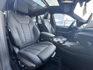 صورة 6 لـ 2024 BMW IX3