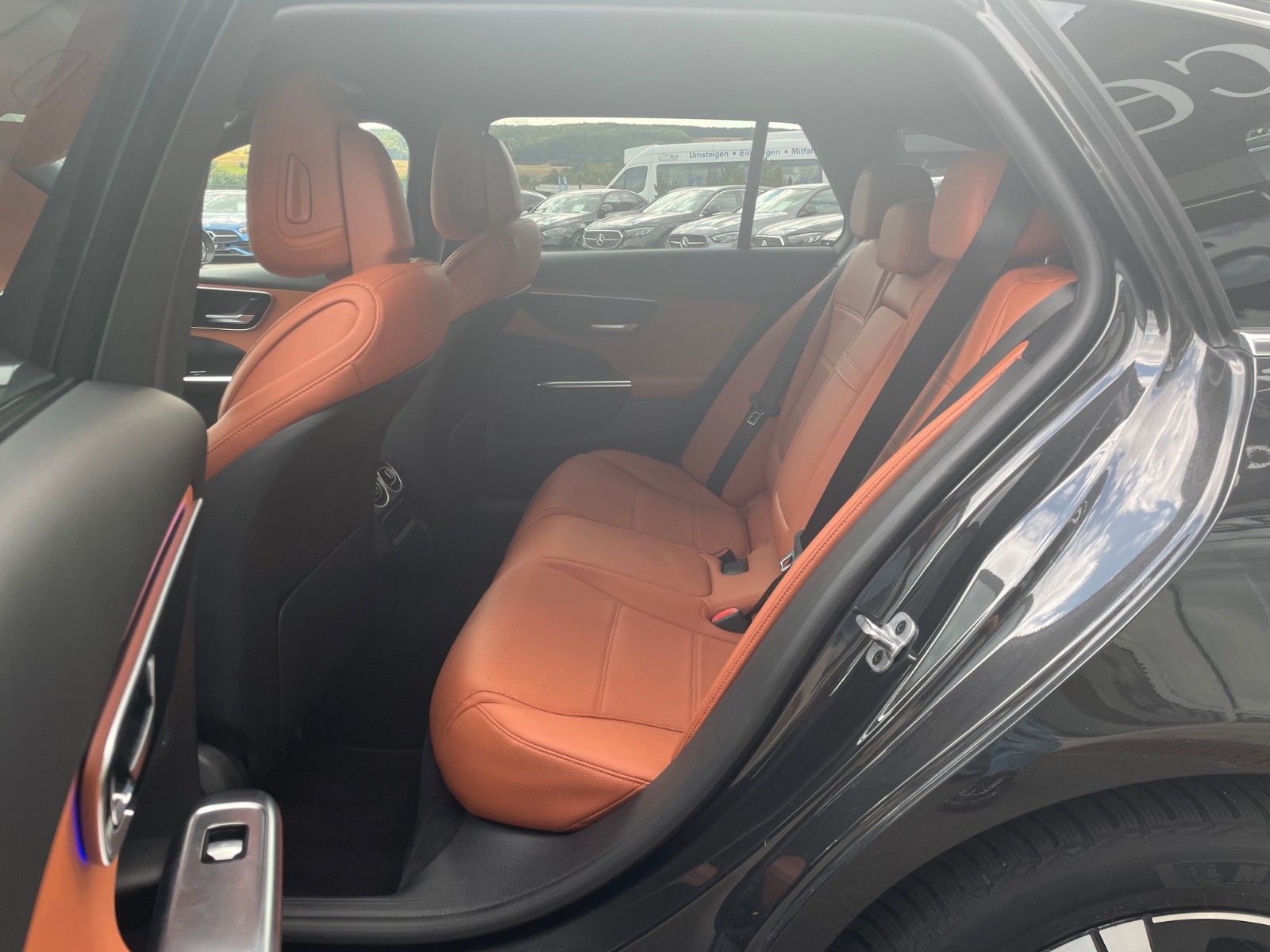 Fahrzeugabbildung Mercedes-Benz C 300 e T AVANTGARDE R-Kamera+TOTW+Carplay