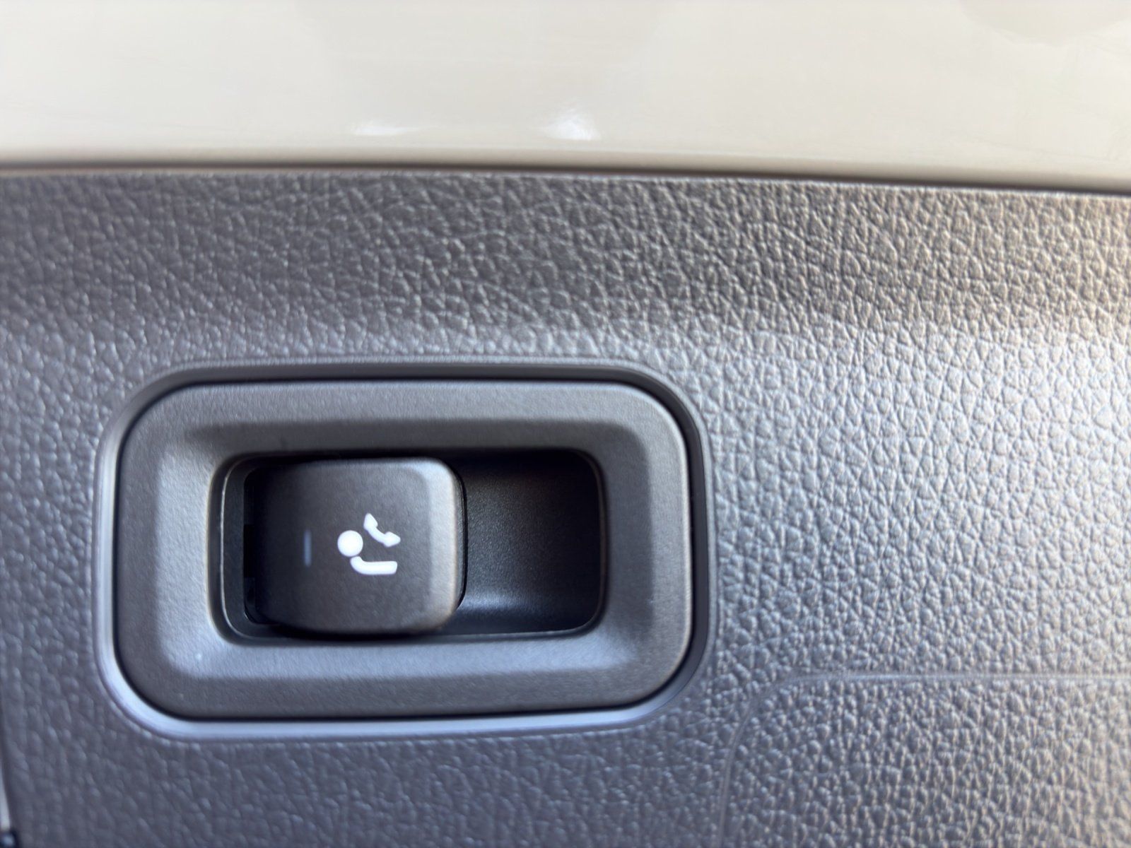 Fahrzeugabbildung Mercedes-Benz A 180 d AMG SPECIAL EDITION AHK PANODACH LED