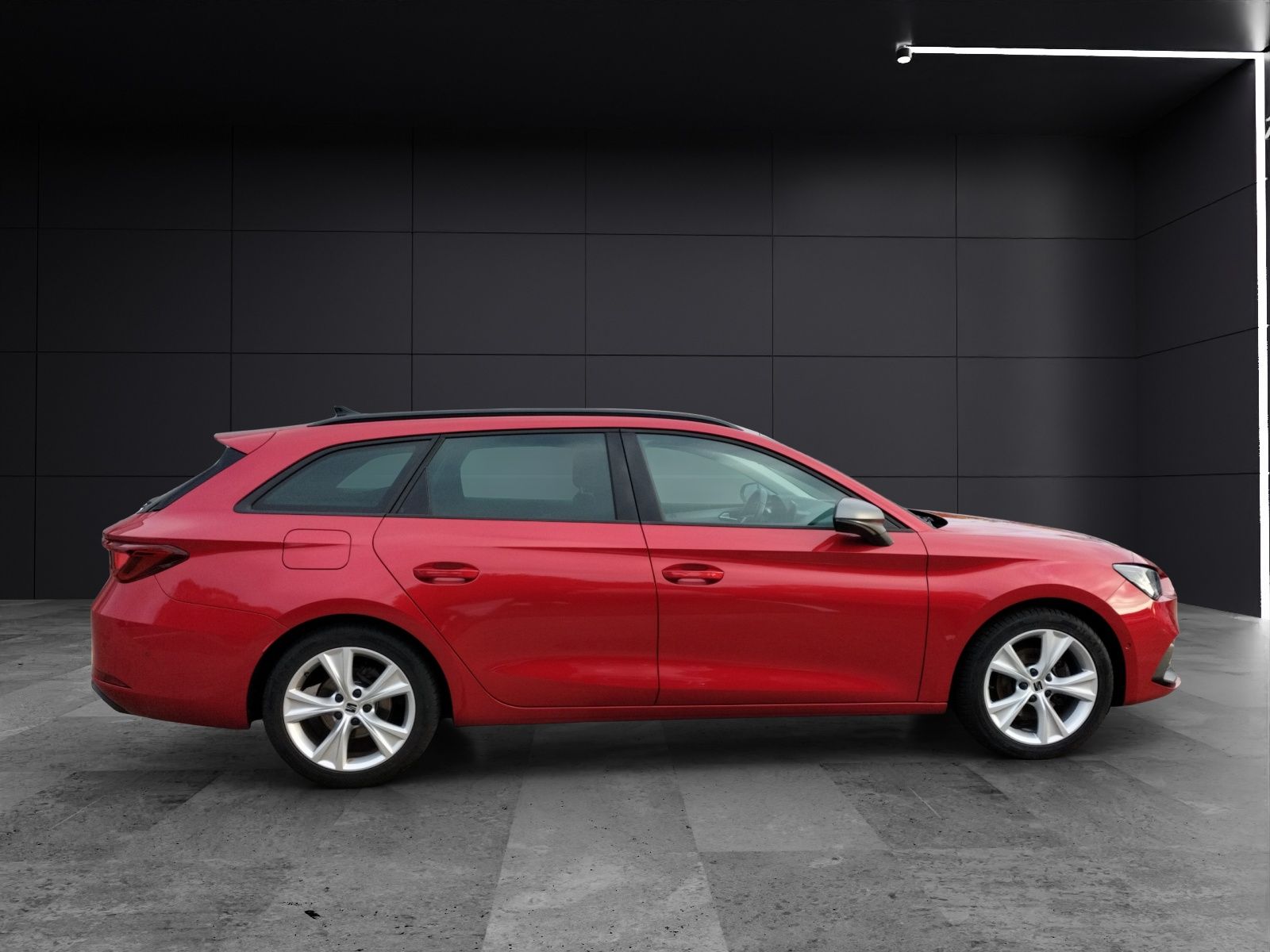 Fahrzeugabbildung SEAT Leon ST eTSI FR-Line DSG LED AHK Navi ACC Park-A