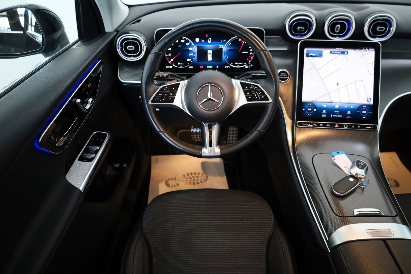 Fahrzeugabbildung Mercedes-Benz GLC 300e 4M Avantgarde T.Leder,Navi,LED,SH,Park