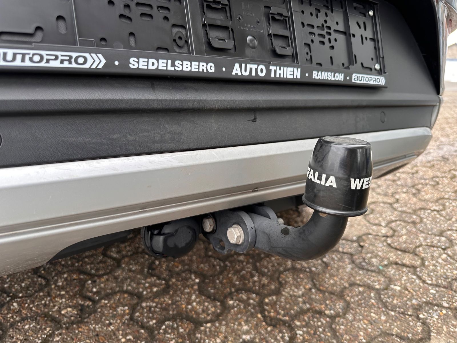 Fahrzeugabbildung Volkswagen T-Roc 1.5 TSI Style DSG AHK/ACC/LED/APP/SHZG/GJR