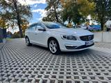 Volvo V60 D6 TWIN ENGINE Plug-in-Hybrid Momentum - Volvo V60 Momentum mit Hybrid-Antrieb (Diesel-Elektro)