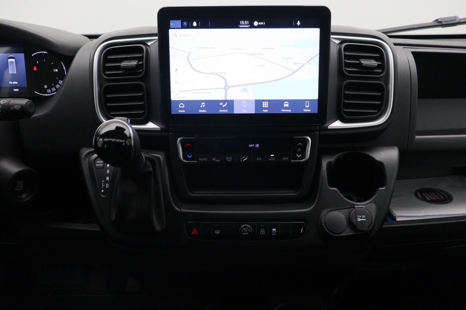 Fahrzeugabbildung Fiat Ducato Serie 8 Multicab 35 L2H1 AT NAVI KAMERA