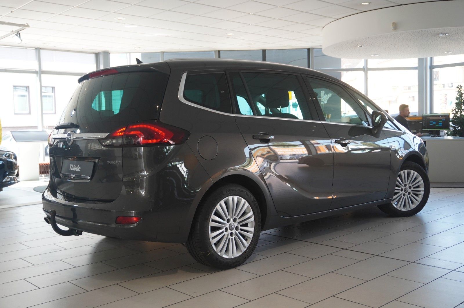 Fahrzeugabbildung Opel Zafira C Tourer 1.6T INNOV. 7-SITZ NAVI/SHZ/AHK