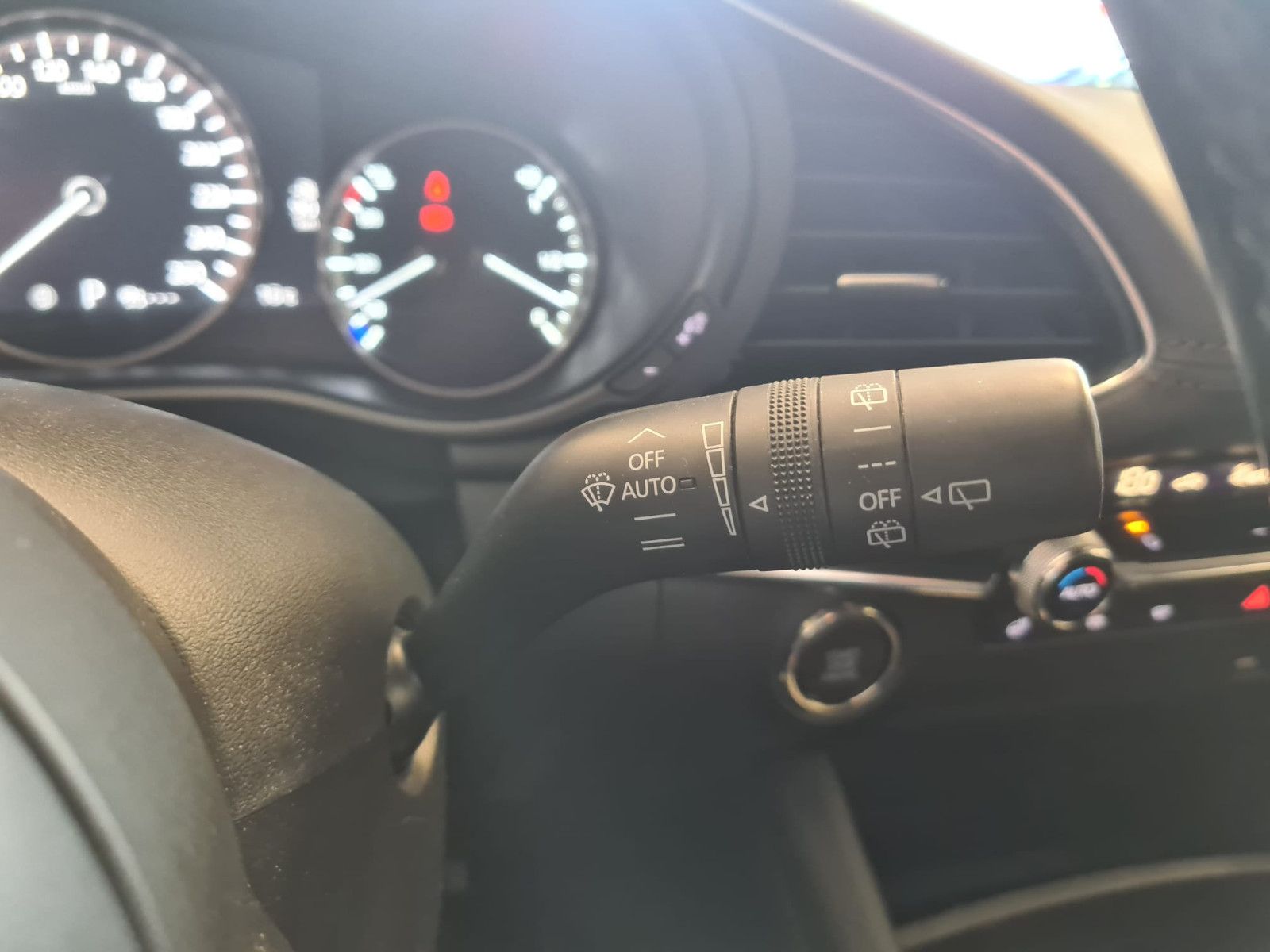 Fahrzeugabbildung Mazda 3 / NAVI / 1. Hand / 8-fach-bereift / BOSE