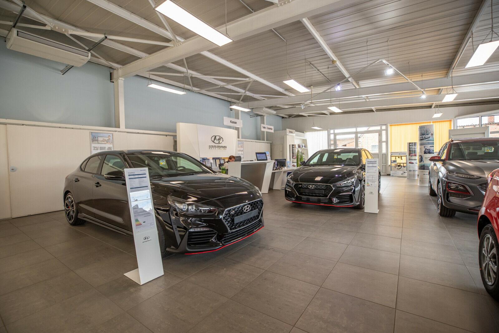showroom-image-top