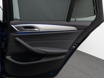 Fahrzeugabbildung BMW 530d Luxury Line Kamera DAB HiFi Stop&Go Alarm