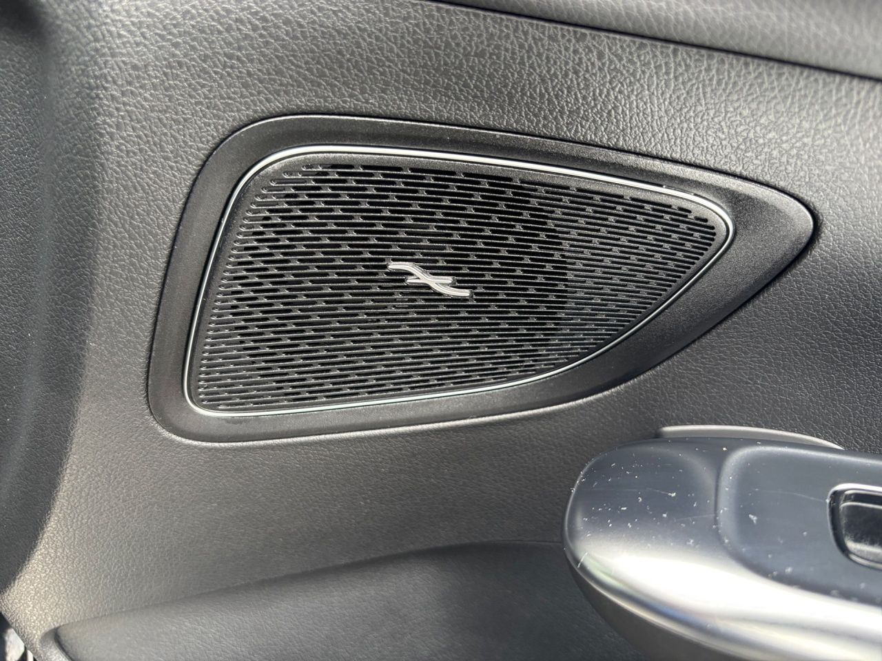 Fahrzeugabbildung Mercedes-Benz C 300 e 4M ACC AUT DynLicht Fernlichtass. Kam.