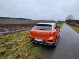 Volkswagen T-Roc 1.6 TDI SCR Style Sthz, Ahk, Panorama - VW T-Roc von privat