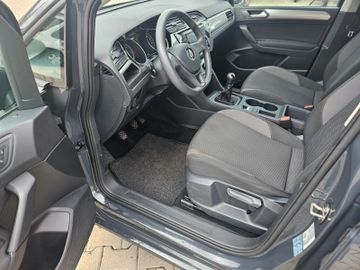 Volkswagen Touran - 9