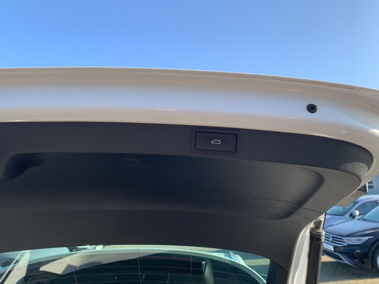 Fahrzeugabbildung SKODA Octavia 2.0 TDI*First Edition*AHK*LED-Matrix*HUD