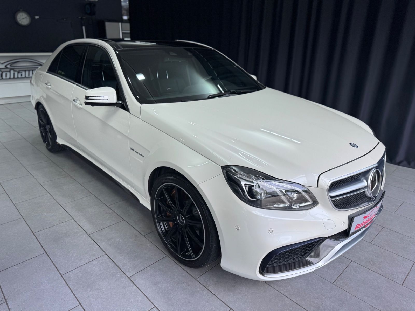 Fahrzeugabbildung Mercedes-Benz E 63 AMG S 4Matic*KERAMIK*B/O*MASSAGE*PANO*VOLL