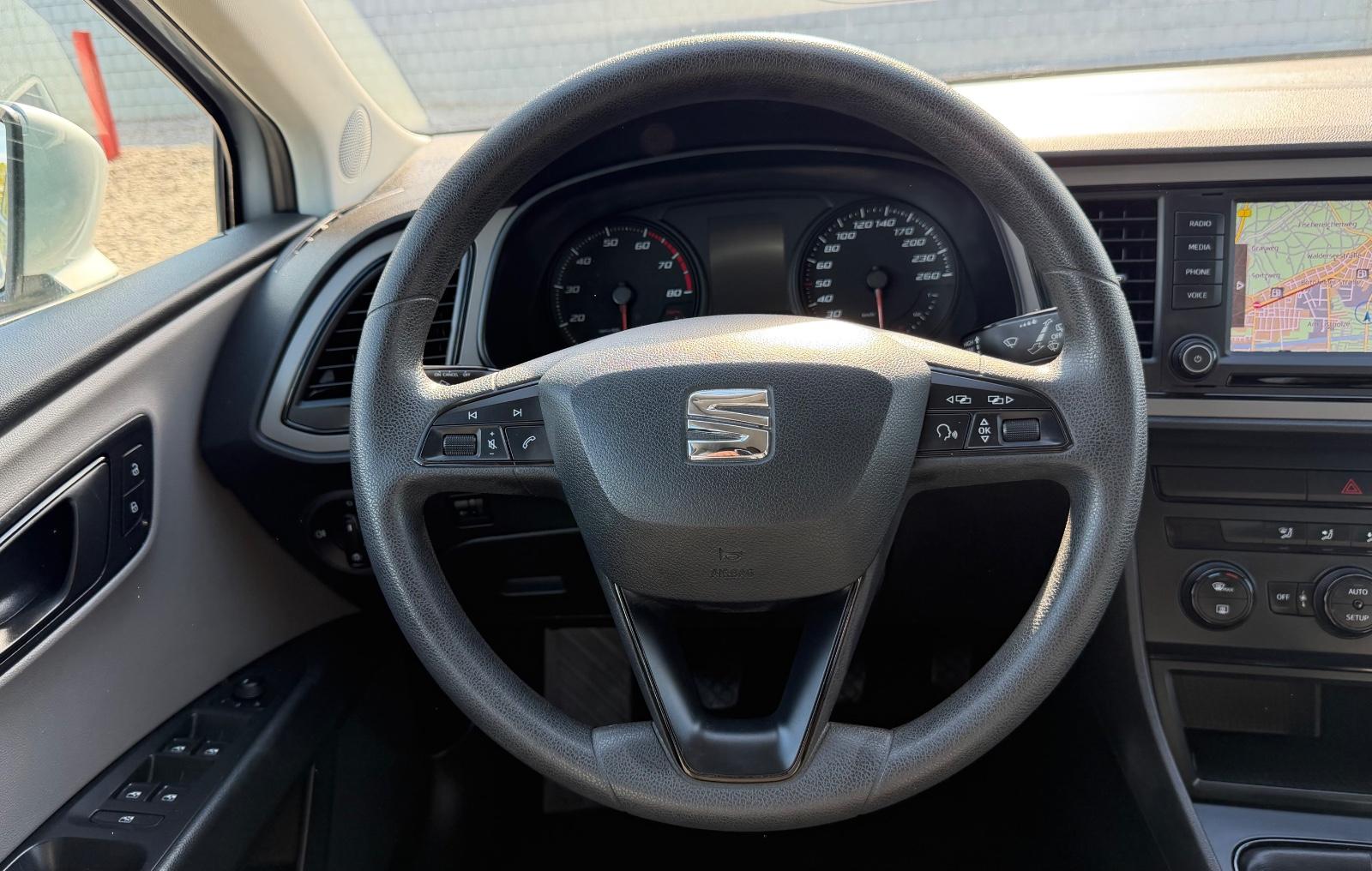Seat Leon ST Reference Sportsitze Sport Lenkrad