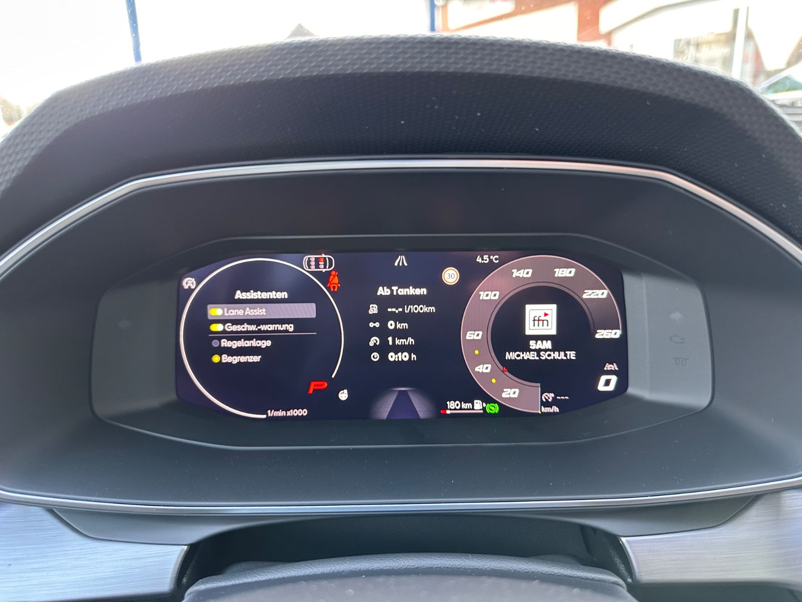 Fahrzeugabbildung SEAT Leon ST 1.5 eTSI FR DSG LED/GRA/SHZ/Kamera/APP