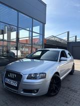 Audi A3 2.0 TDI (DPF) Attraction Attraction - Audi aus 2008 mit Diesel-Antrieb: Limousine, 2.0