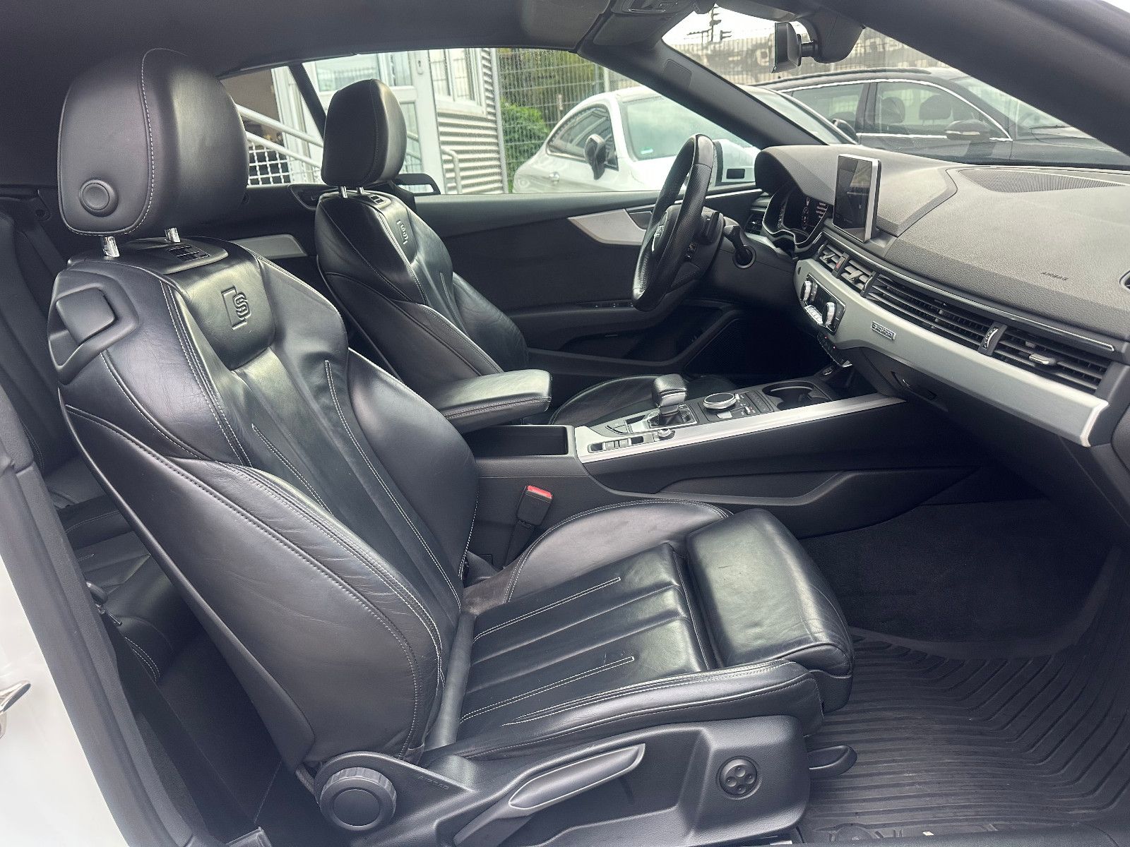 Fahrzeugabbildung Audi A5 CABRIO 3.0 TDI QUATTRO S LINE+SPORTPAKET