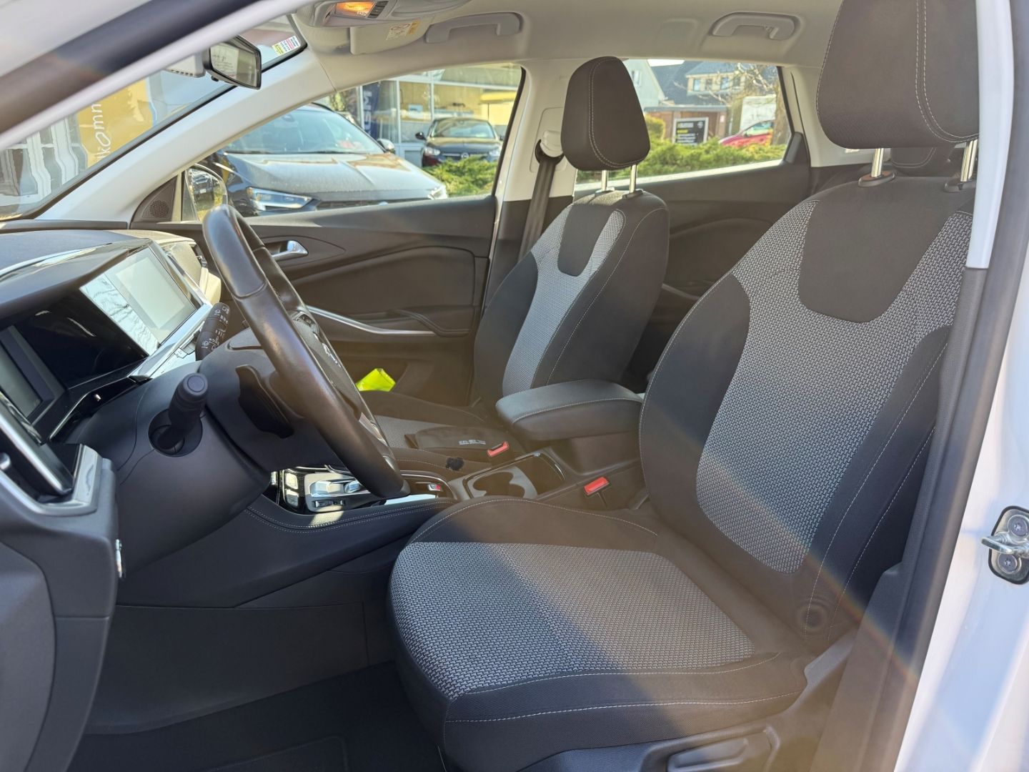 Fahrzeugabbildung Opel Grandland 1.2 Turbo Automatik SHZ+LHZ+Kamera