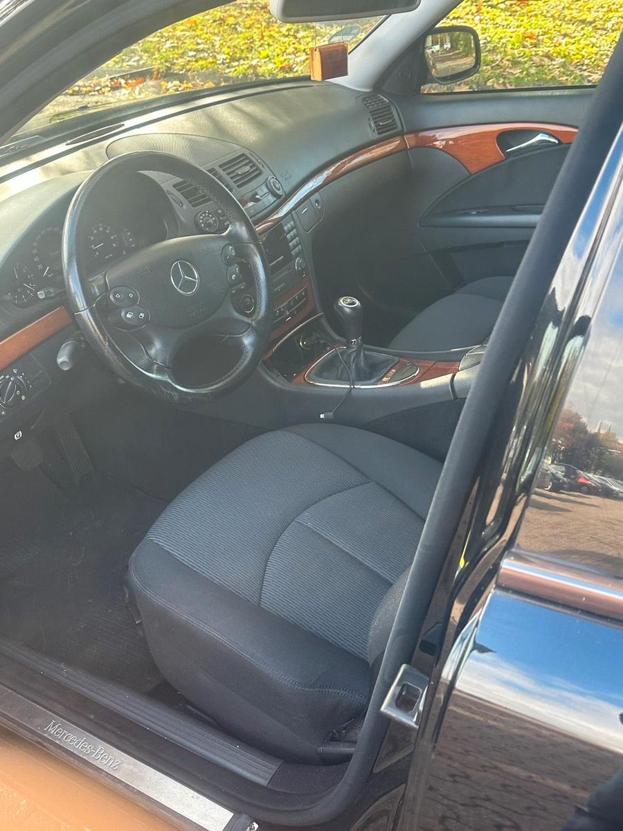 Mercedes-Benz E 200