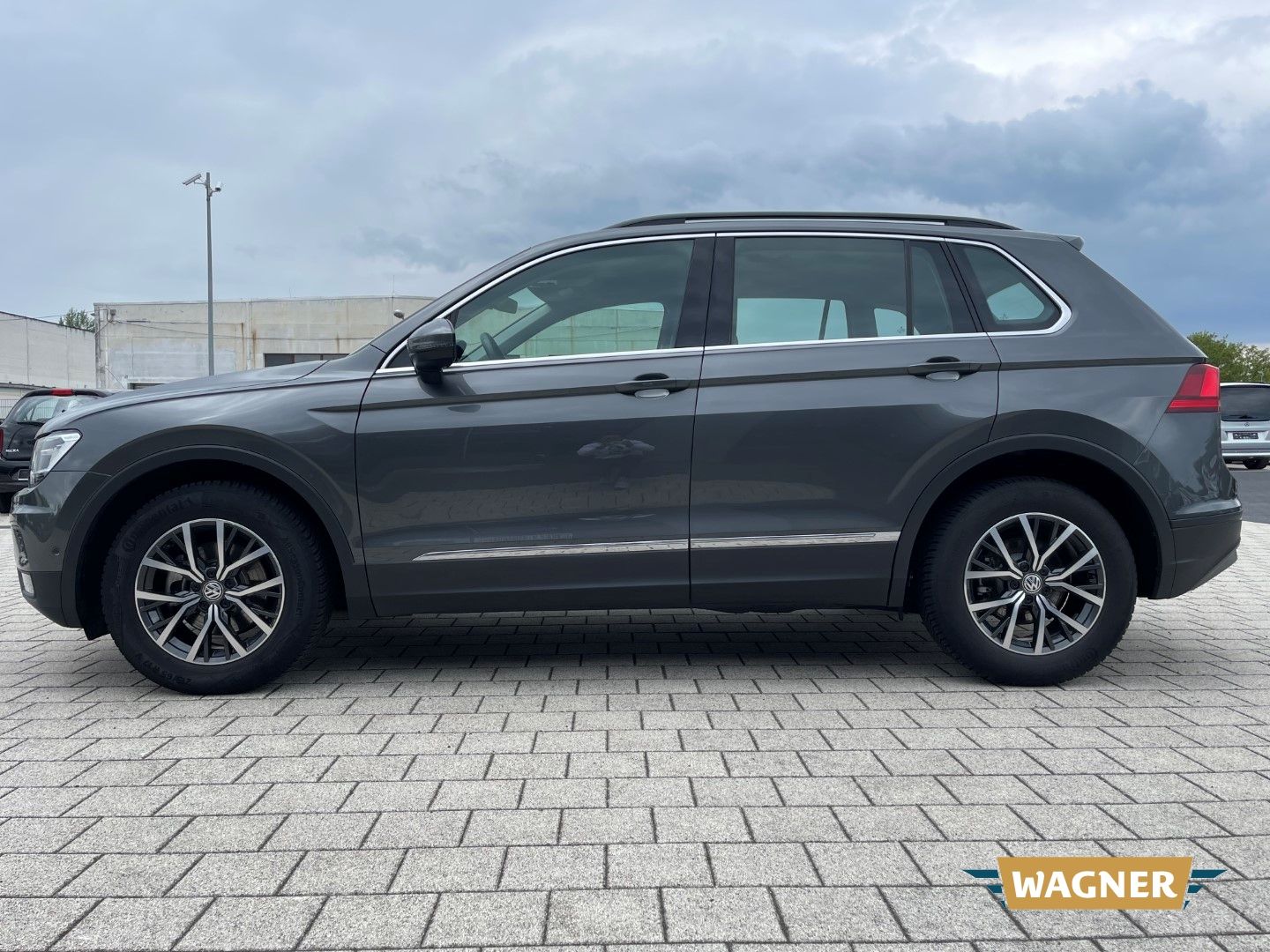 Fahrzeugabbildung Volkswagen Tiguan Comfortline  Automatik 4Motion
