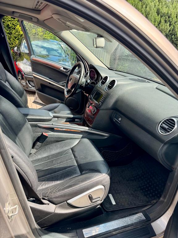 Mercedes-Benz ML 320