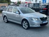 Skoda Octavia 1.8 TSI DSG Elegance Kombi Scheckhaft - Skoda Octavia aus 2011: Kombi