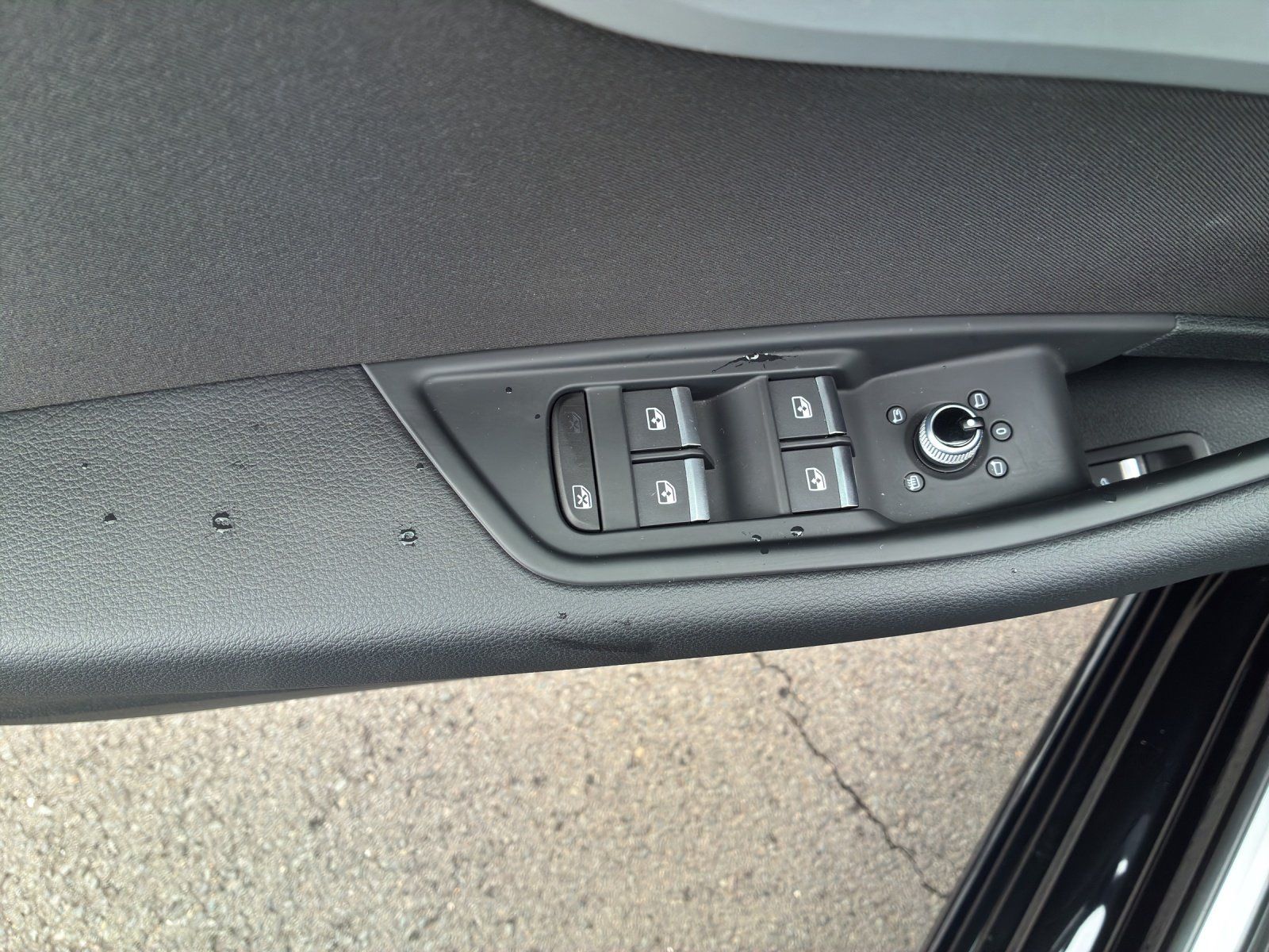 Fahrzeugabbildung Audi A4 Avant 35 2.0 TFSI advanced Kamera,Navi,SHZ,LM