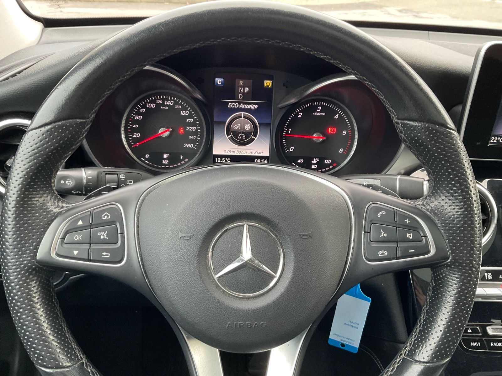 Fahrzeugabbildung Mercedes-Benz GLC 220 d 4MATIC Autom.AHK,Kamera,Distronic,LED
